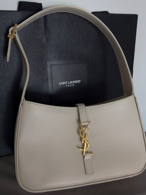 Saint Laurent Cream leather shoulder bag with Gold YSL logo